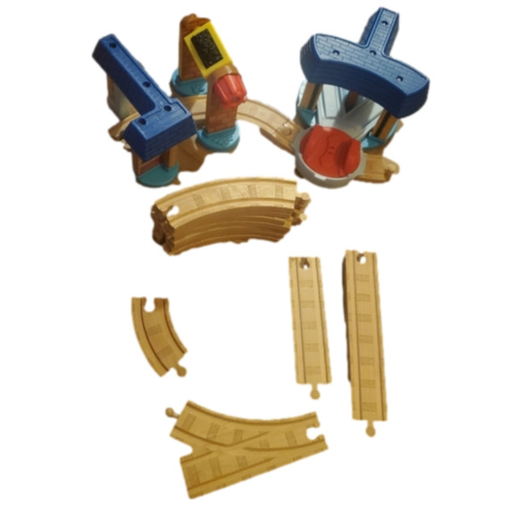 Thomas & Friends Other - Thomas & Friends wood train set tidmouth transfer depo, maithwaite, coal dumper